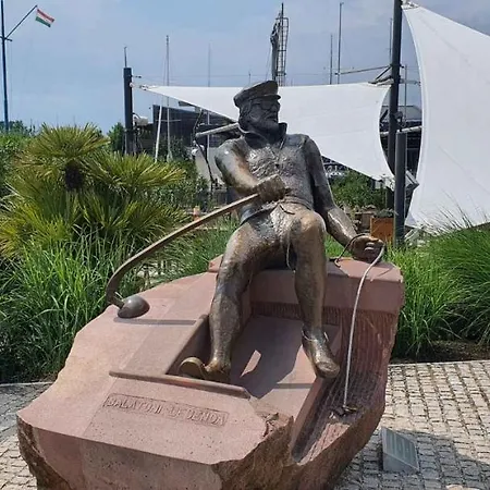 度假居 Balatonfuered/balaton 18764